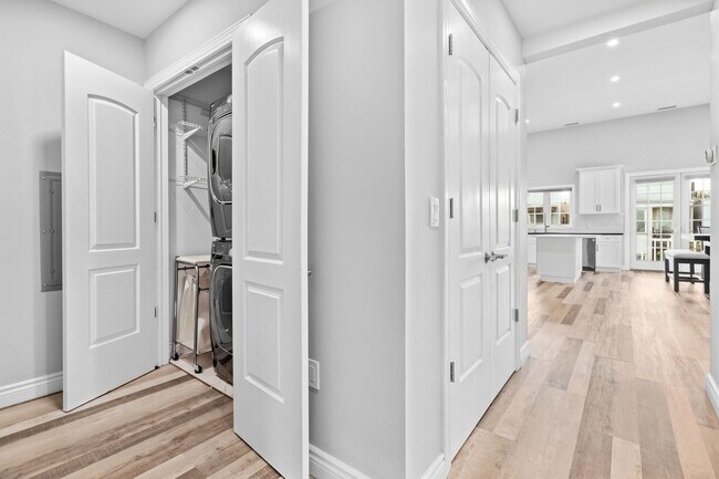 Building Photo - 131 76th St