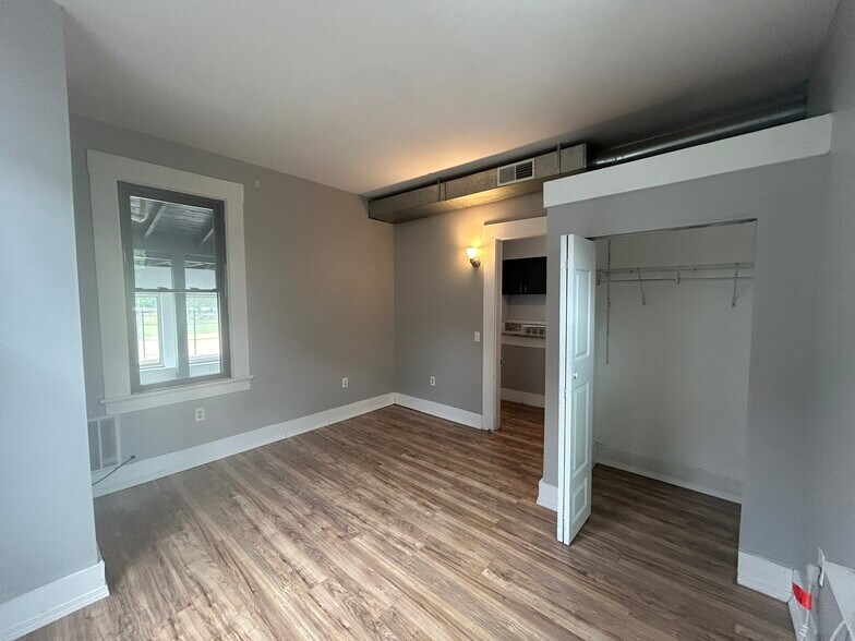 Bedroom - 3049 Riverside Dr