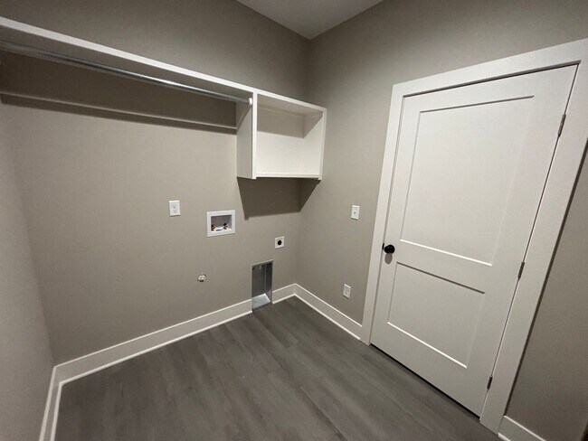 Building Photo - 2113/15 Reece