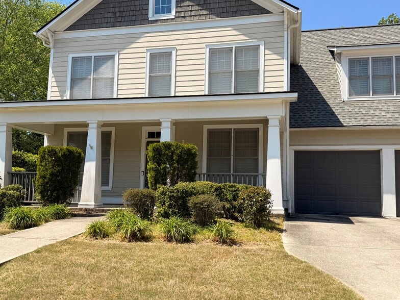 Building Photo - 6205 Providence Club Dr
