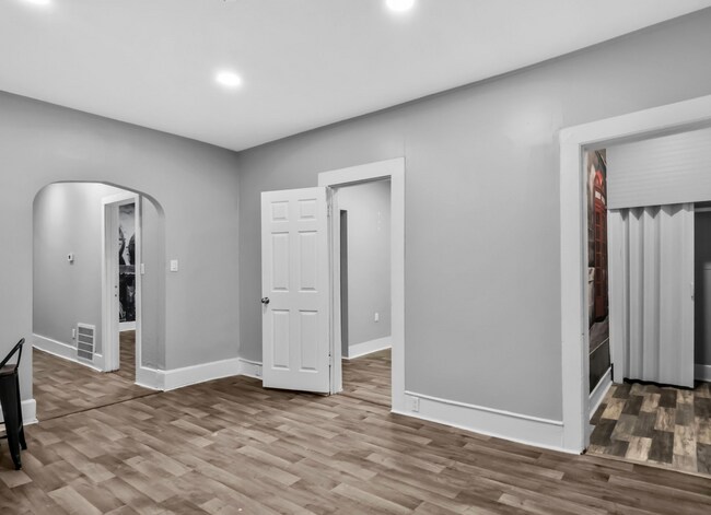 Building Photo - 1911 S 14th St