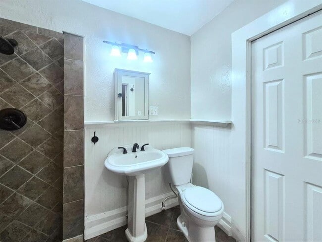 Building Photo - 314 E Park Ave