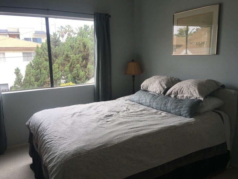 Building Photo - 4357 Cleveland Ave