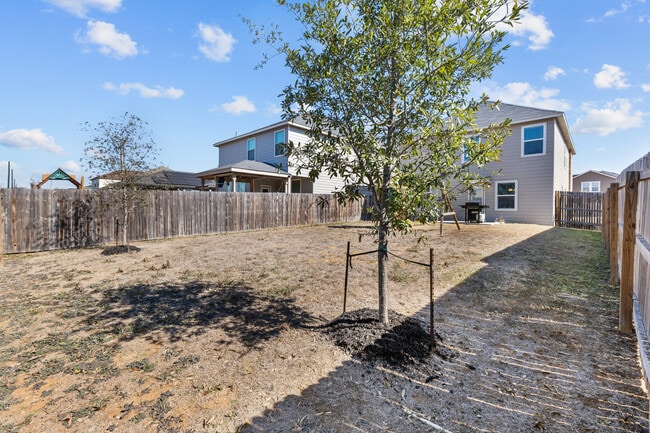 Building Photo - 1915 Overlook Knoll