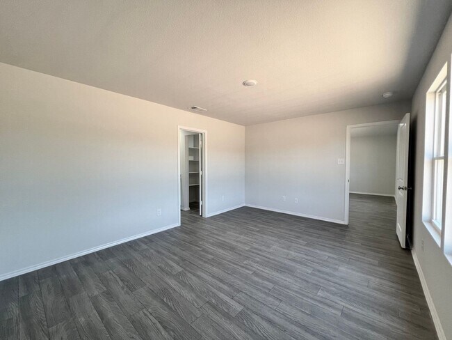 Building Photo - New Home in New Tolar Oaks Neighborhood