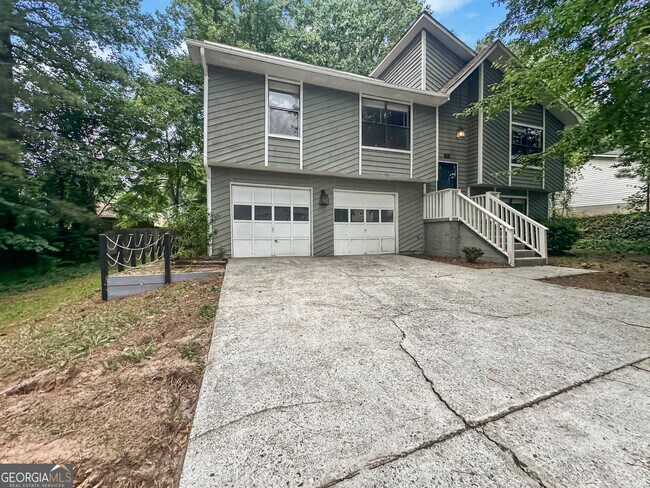 Building Photo - 323 Park Ridge Ct