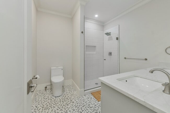 Building Photo - 232 Clarendon St