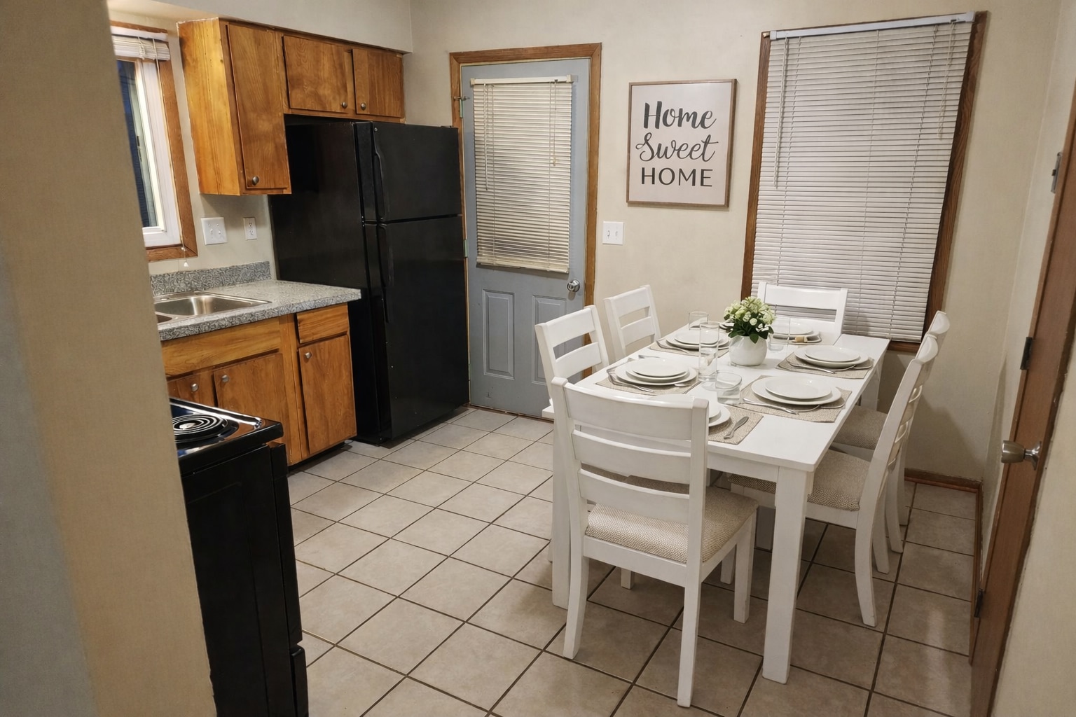 Kitchen - 1443 Victoria Dr