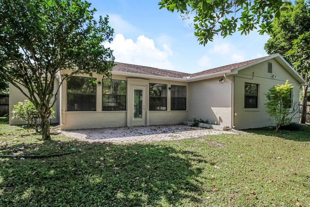 Building Photo - 3028 Dikewood Ct