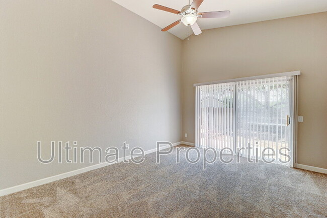 Building Photo - 9035 E Jenan Dr