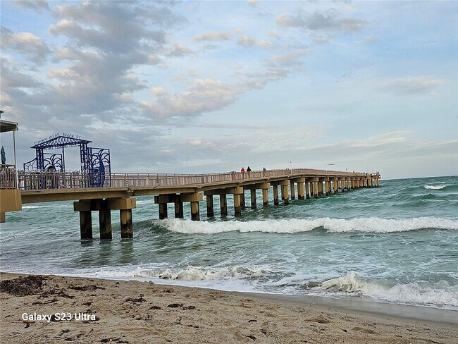 Building Photo - 20400 W Country Club Dr