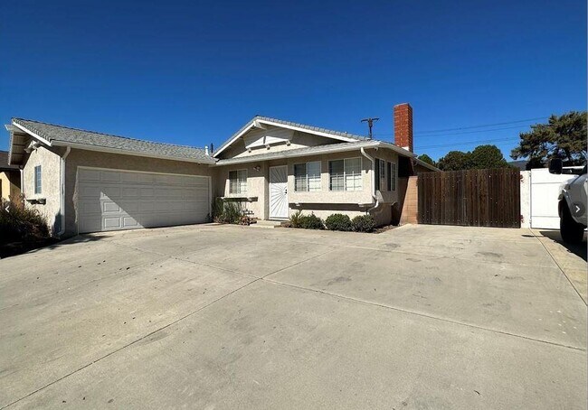 Building Photo - 13027 Gridley St