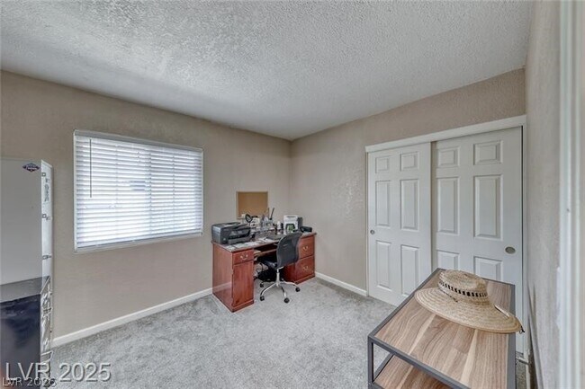 Building Photo - 861 E Hacienda Ave