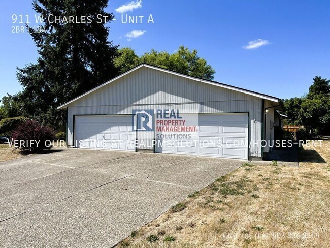 Building Photo - 911 Charles St