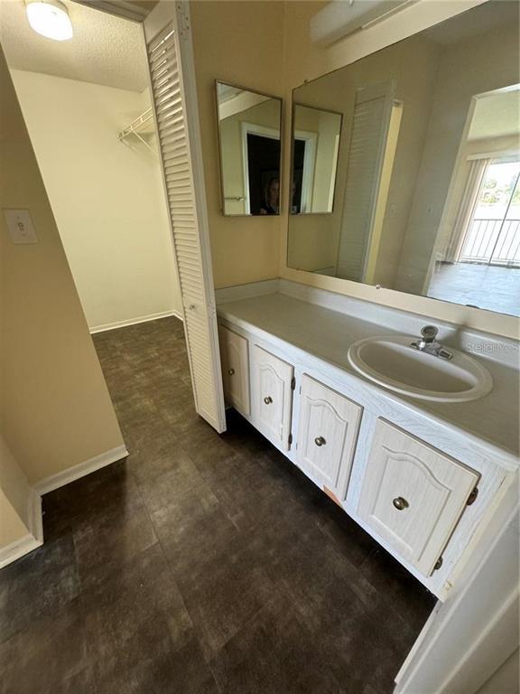 Building Photo - 536 Orange Dr