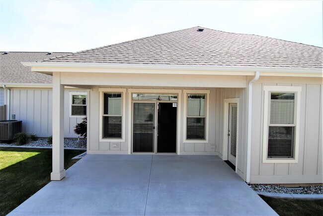 Building Photo - 1712/1714 Danny Boy Ln. Duplex