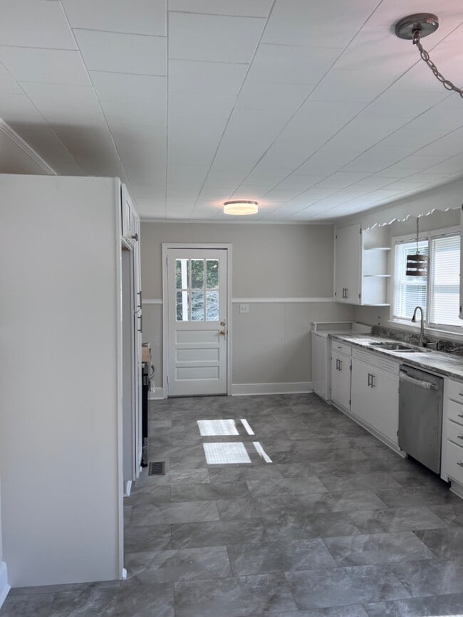 Building Photo - 486 Hope St