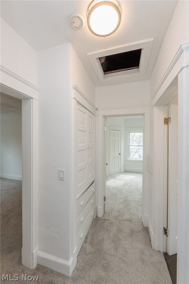 Building Photo - 1519 Ridgewood Ave