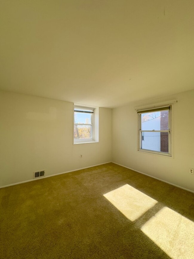 Building Photo - Charming 3 Bed/1.5Bath in Parkville, MD!