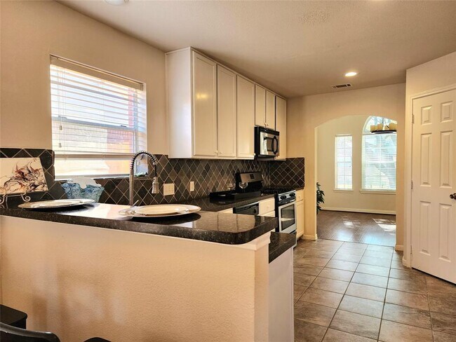 Building Photo - 16614 Stoneside Dr