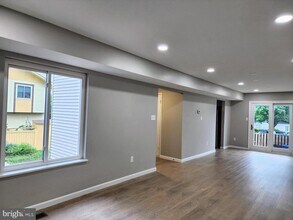 Building Photo - 16 Steven Ct