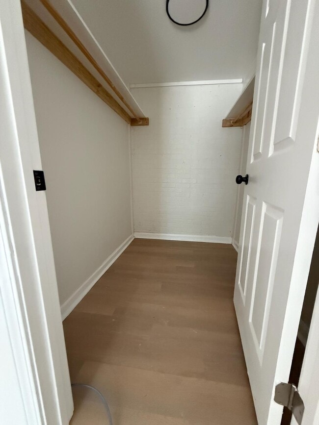 Building Photo - 3979 Thomas Ave