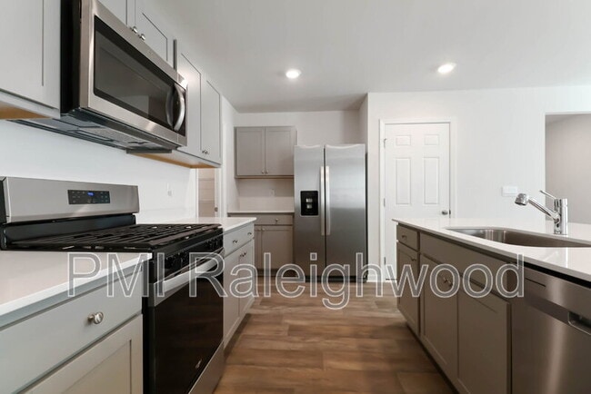 Building Photo - 258 Palm Dr