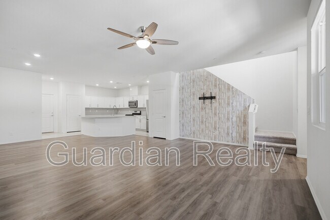 Building Photo - 2879 Cabrillo Terrace St