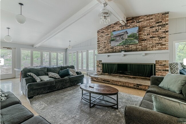 Building Photo - 32 Montego Colony