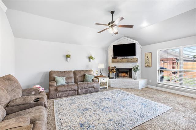 Building Photo - 617 Zachary Dr