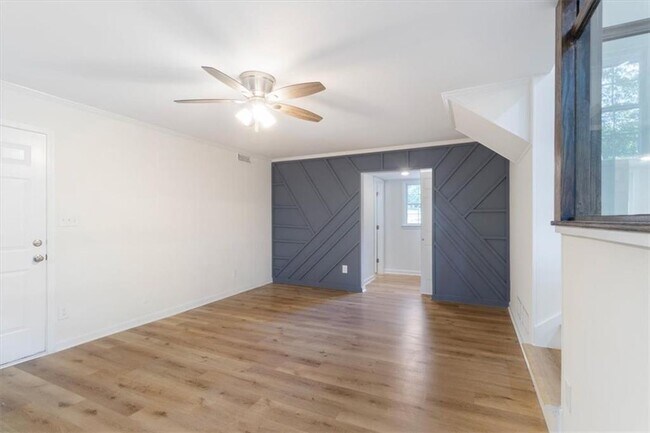 Building Photo - 1129 Pinehurst Rd