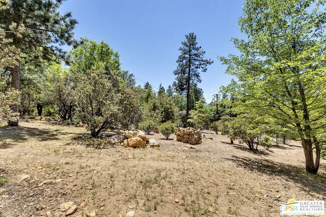 Building Photo - 25465 Seneca Dr