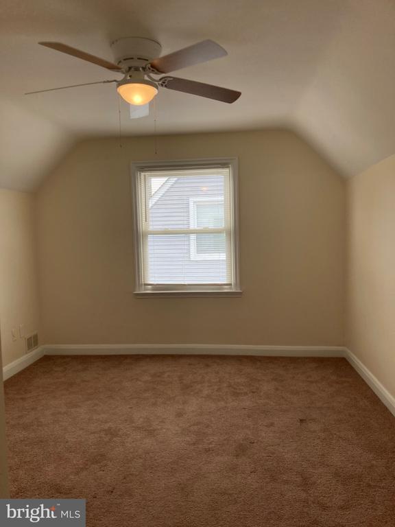 Building Photo - 1607 Leslie Rd