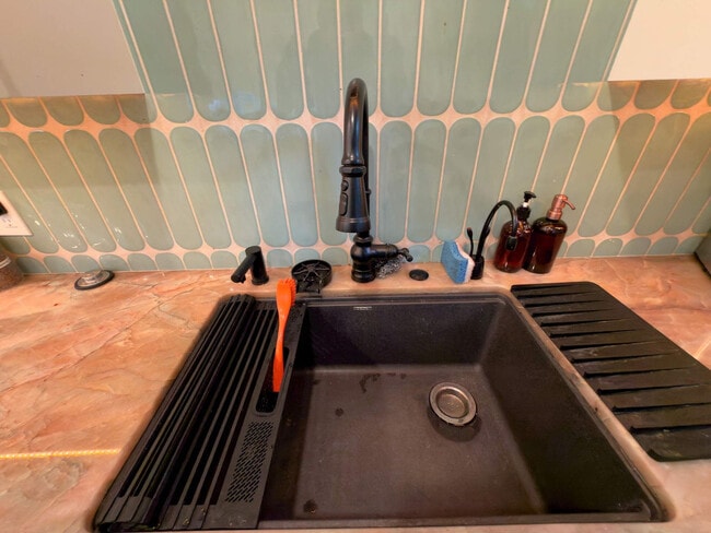 Building Photo - 3148 College Ave