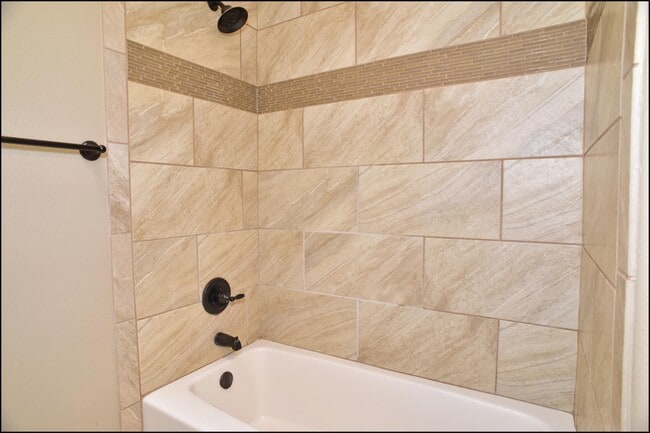 Building Photo - 3744 Loma Adriana