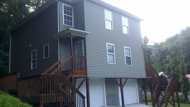 Building Photo - 1775 Blue Ridge Rd