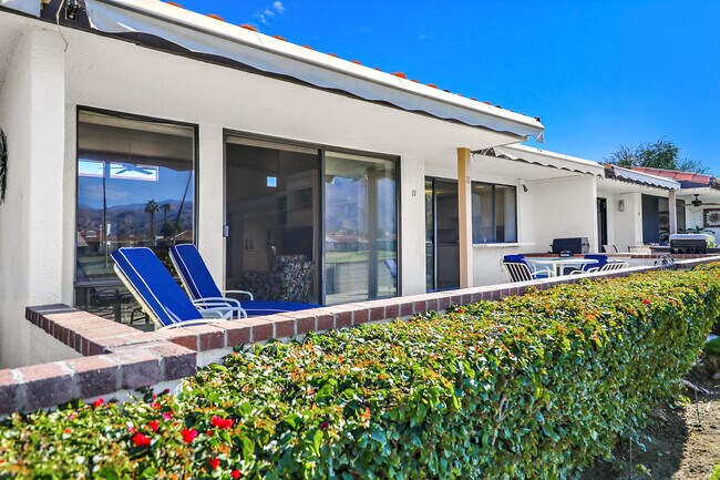 Building Photo - 11 Ronda Dr