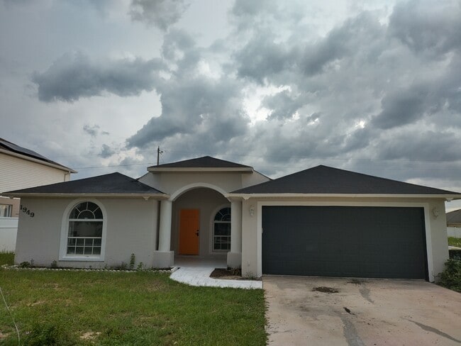 Building Photo - 1949 Manatee Ct