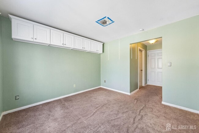 Building Photo - 1036 Waterford Dr