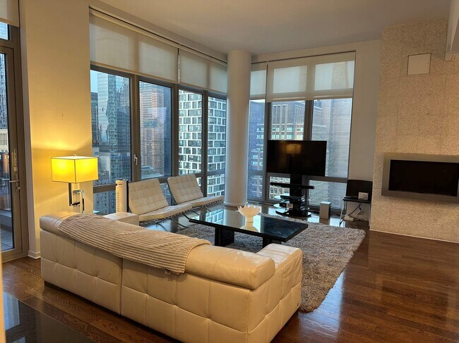 Building Photo - 310 W 52nd St