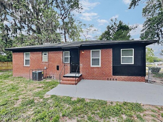 Building Photo - 886 Brandywine St