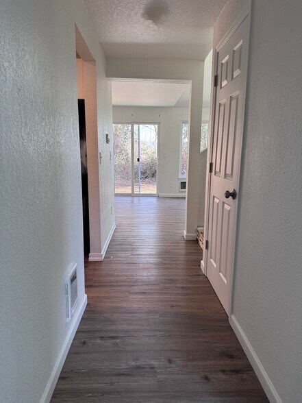 Building Photo - 92 Quinn Ave