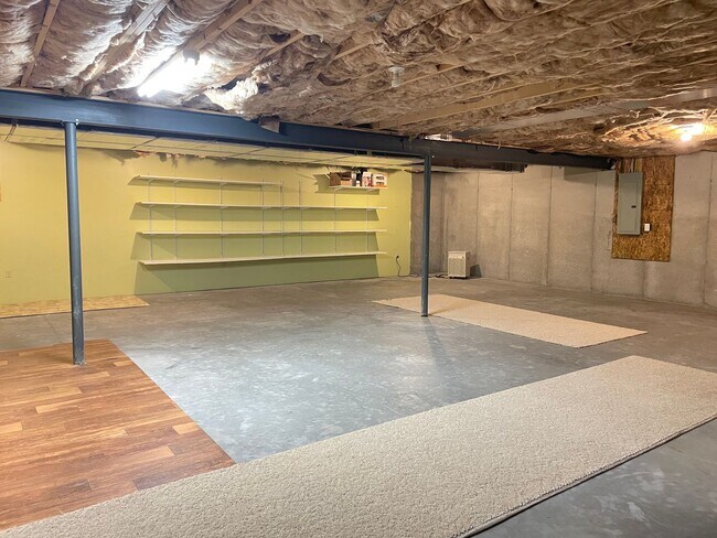 Building Photo - Beautiful 3 bedroom 2 bathroom Rancher in Great Manheim Location!