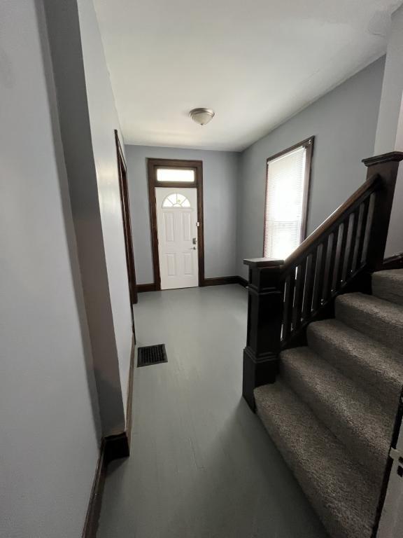 Building Photo - 558 Lilley Ave