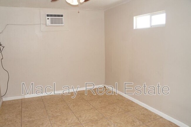 Building Photo - 2227 N 24th Pl