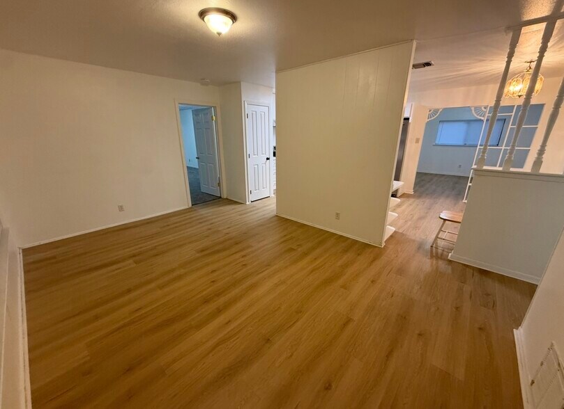 Building Photo - 2903 Shadow Bend Dr