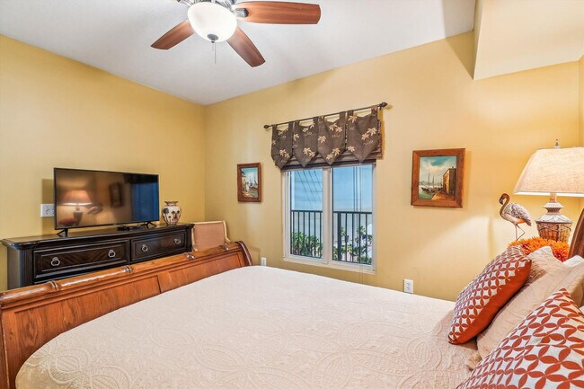 Building Photo - 998 Gulfside Ct