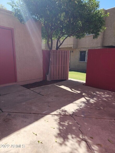 Building Photo - 4266 N 68th Dr