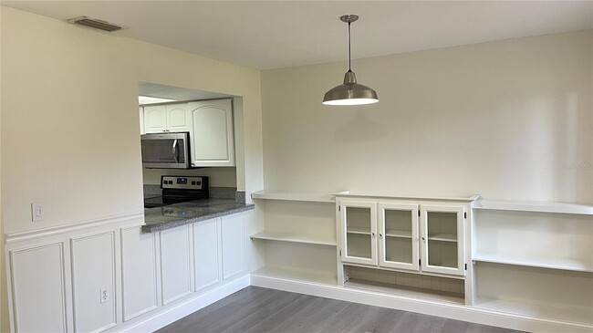 Building Photo - 892 Sunridge Dr