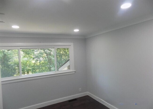Building Photo - 3350 Adams Rd